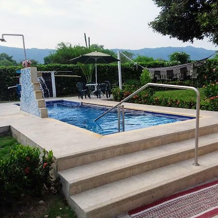 C&H Casa Campestre El Oasis Ricaurte Girardot Bed & Breakfast エクステリア 写真