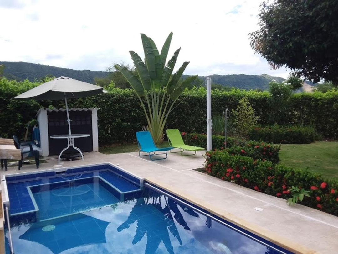 C&H Casa Campestre El Oasis Ricaurte Girardot Bed & Breakfast エクステリア 写真