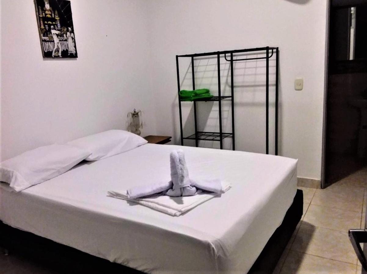 C&H Casa Campestre El Oasis Ricaurte Girardot Bed & Breakfast エクステリア 写真