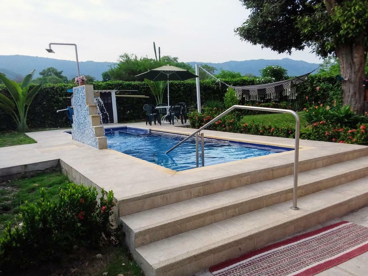 C&H Casa Campestre El Oasis Ricaurte Girardot Bed & Breakfast エクステリア 写真