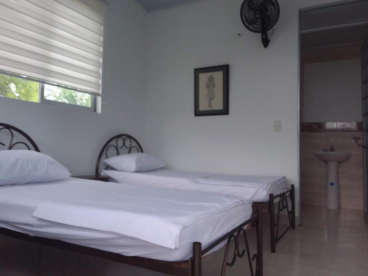 C&H Casa Campestre El Oasis Ricaurte Girardot Bed & Breakfast エクステリア 写真
